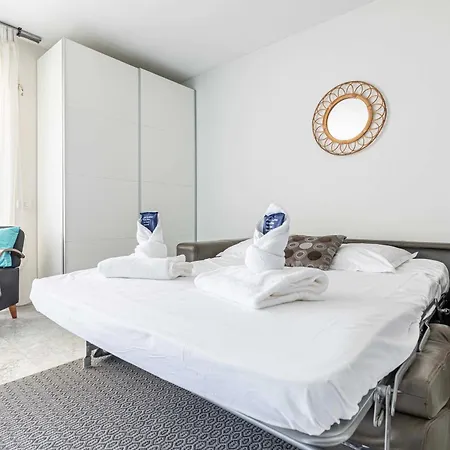 Bright With Parking Near & Old Town Сasa de vacaciones *