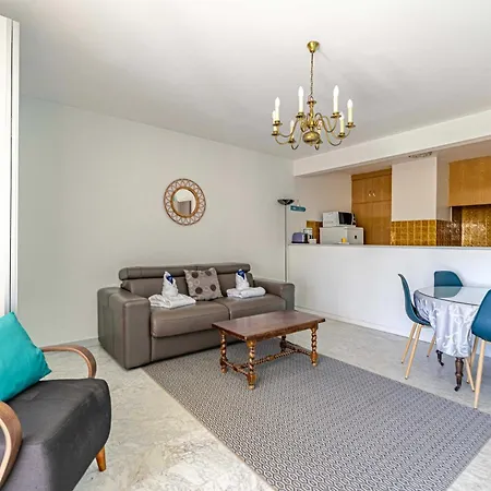 Bright With Parking Near & Old Town Сasa de vacaciones Antibes