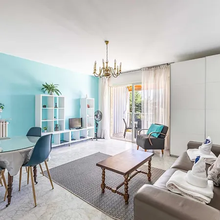 בית נופש Bright With Parking Near & Old Town