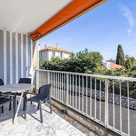 בית נופש Bright With Parking Near & Old Town *