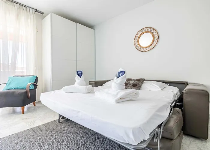 Bright With Parking Near & Old Town Сasa de vacaciones *