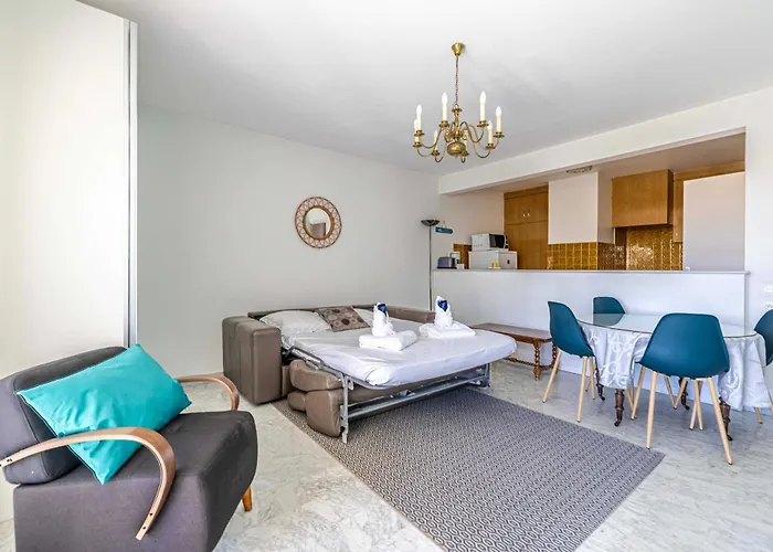 Bright With Parking Near & Old Town